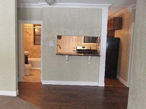 3rd image of 2130 N Oakley Ave APT 3