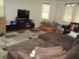 Rented by Rita S Citrin, LREB