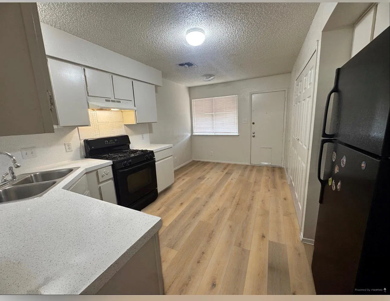 2 bed, 1.0 bath, 1895 sqft, $1,300 — Photo 1