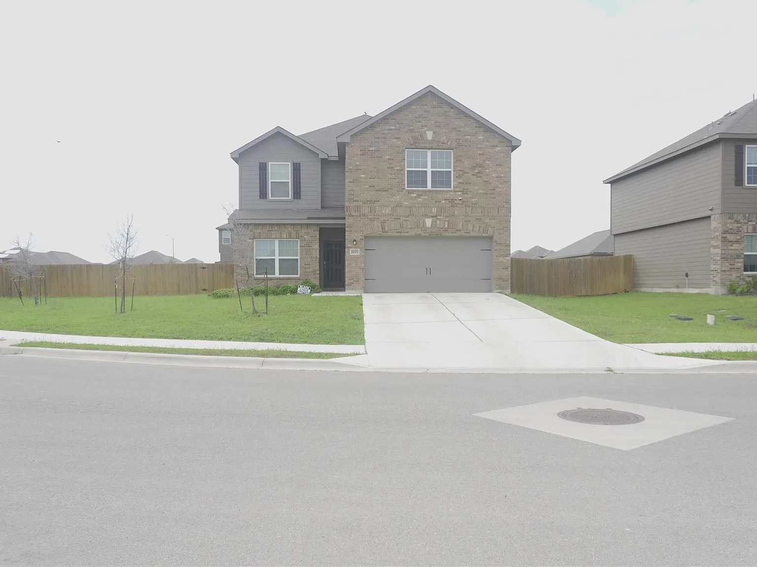 5 bed, 2.5 bath, 2533 sqft, $2,200 — Photo 2