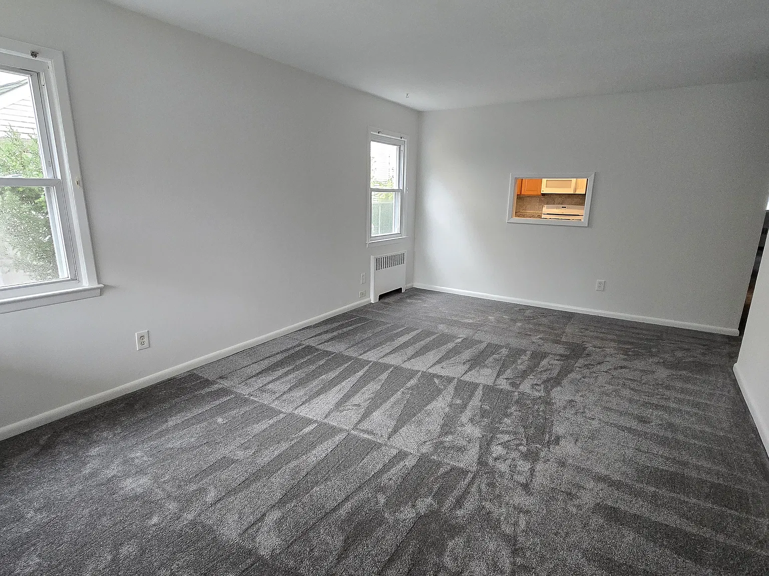 3 bed, 1000 sqft, $4,000 — Photo 2