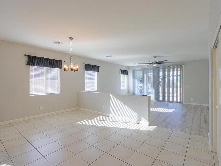 752 W Silver Reef Dr — Photo 9