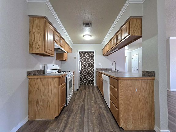 5th image of 2226 N Elm St