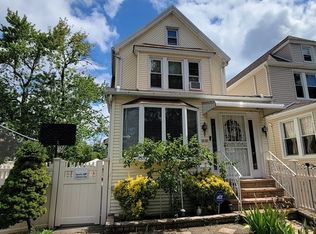 6301 Wetherole St, Rego Park, NY 11374