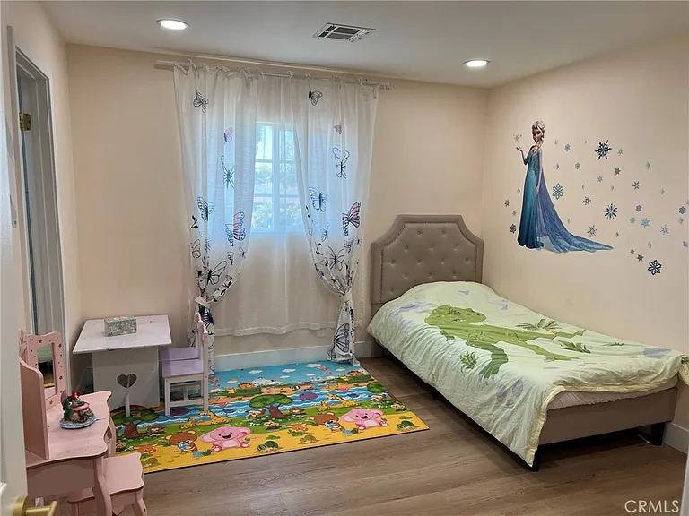 1432 N Catalina St — Photo 18