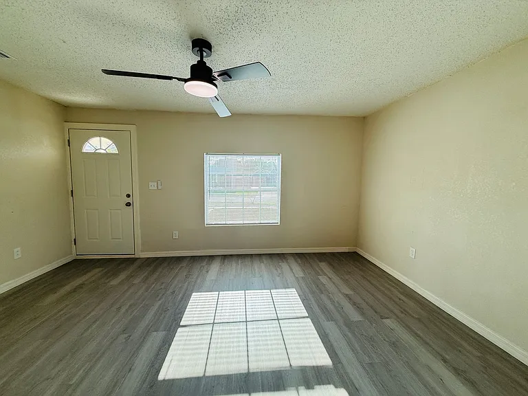 4010 Miramar Way S — Photo 12