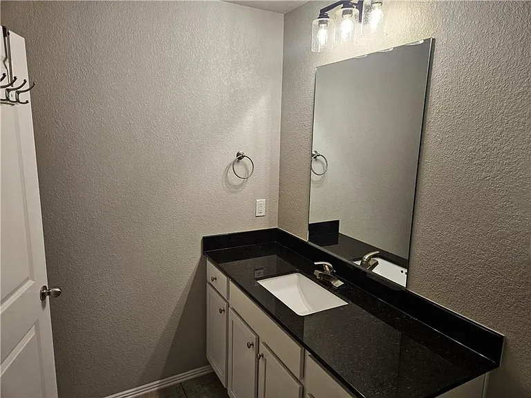 2489 N Brophy Ave — Photo 7