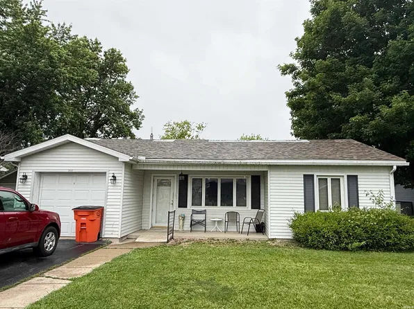 213 N Greenberry St, Sweetser, IN 46987