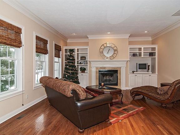 5th image of 8074 Hopkins Ln