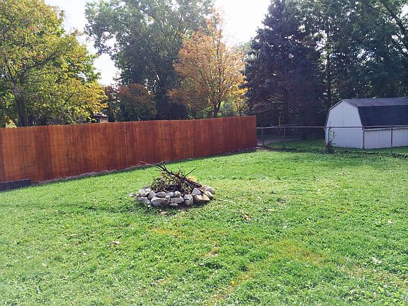 3rd image of 11 Burlingame Ct