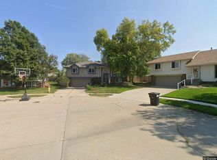15605 Franklin Cir, Omaha, NE 68118