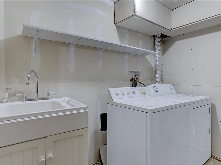 85 Santa Fe Mountain Rd — Photo 18