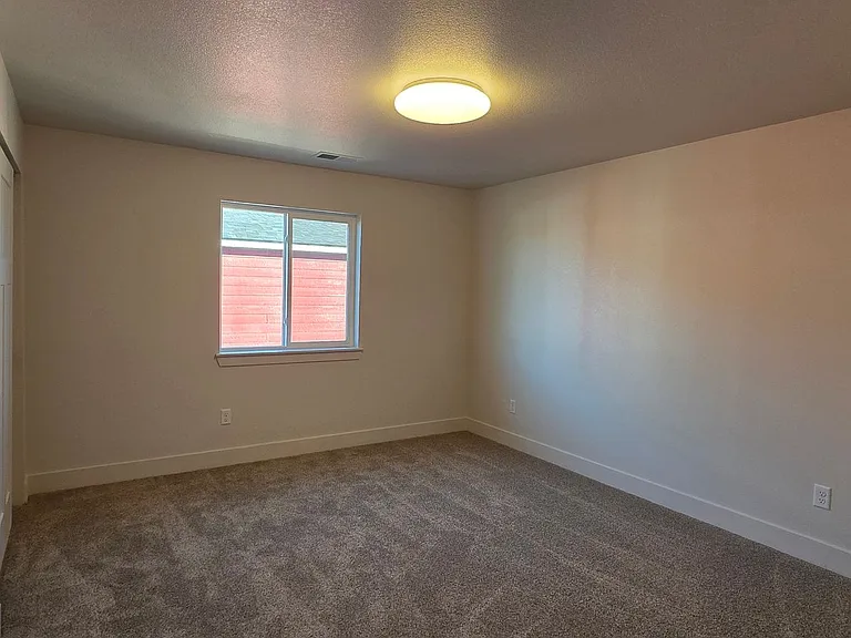 1026 Center Dr — Photo 31