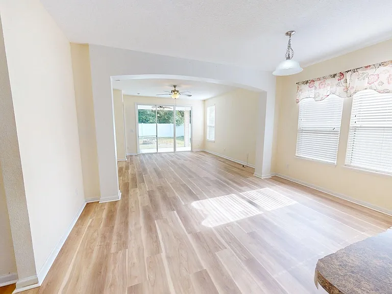 15707 Lexington Park Blvd — Photo 6