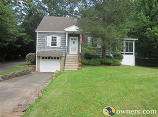 17 Britten Rd, Green Village, NJ 07935