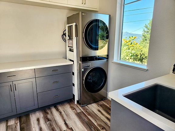 Washer dryer incuded