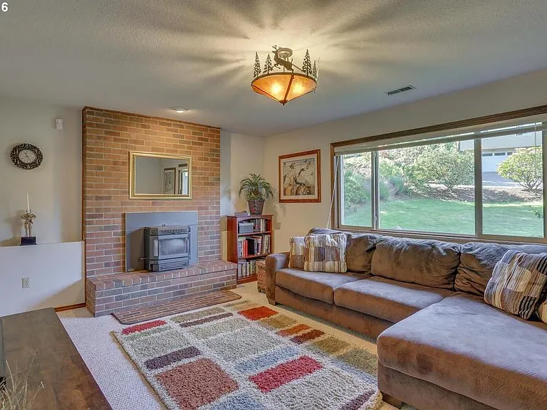 23645 NE Holladay St — Photo 19