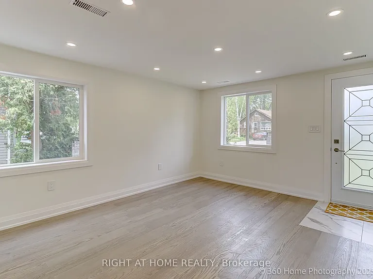 321 Tampa Dr — Photo 17