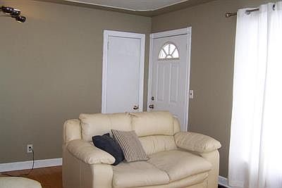 4th image of 2921 W Ave SW