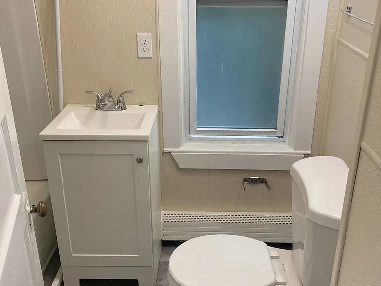 93 Arthur St #2W — Photo 6