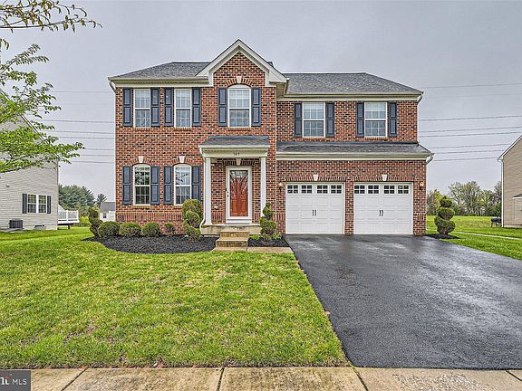 3rd image of 309 Daphne Ct