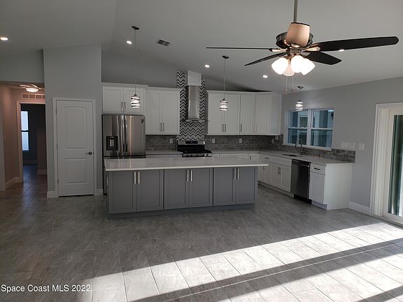 5th image of 208 Cynthia Ln
