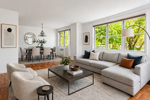 3935 Blackstone Avenue #3C