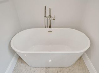 128 Longwood Ave #2A, Brookline, MA 02446