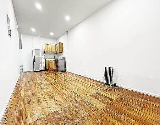 5th image of 178 Kingsland Ave #1A