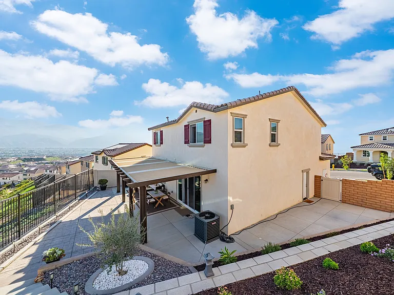23912 Phoebe Dr — Photo 44