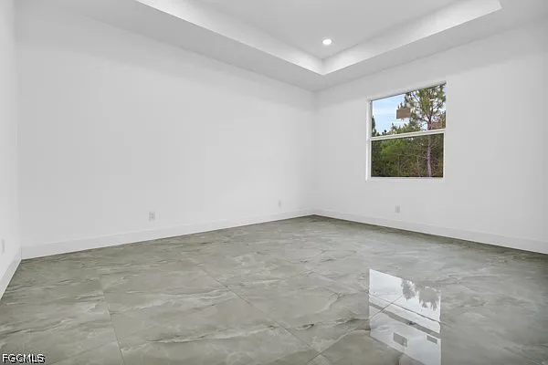 3 bed, 2.0 bath, 1987 sqft, $2,500 — Photo 3