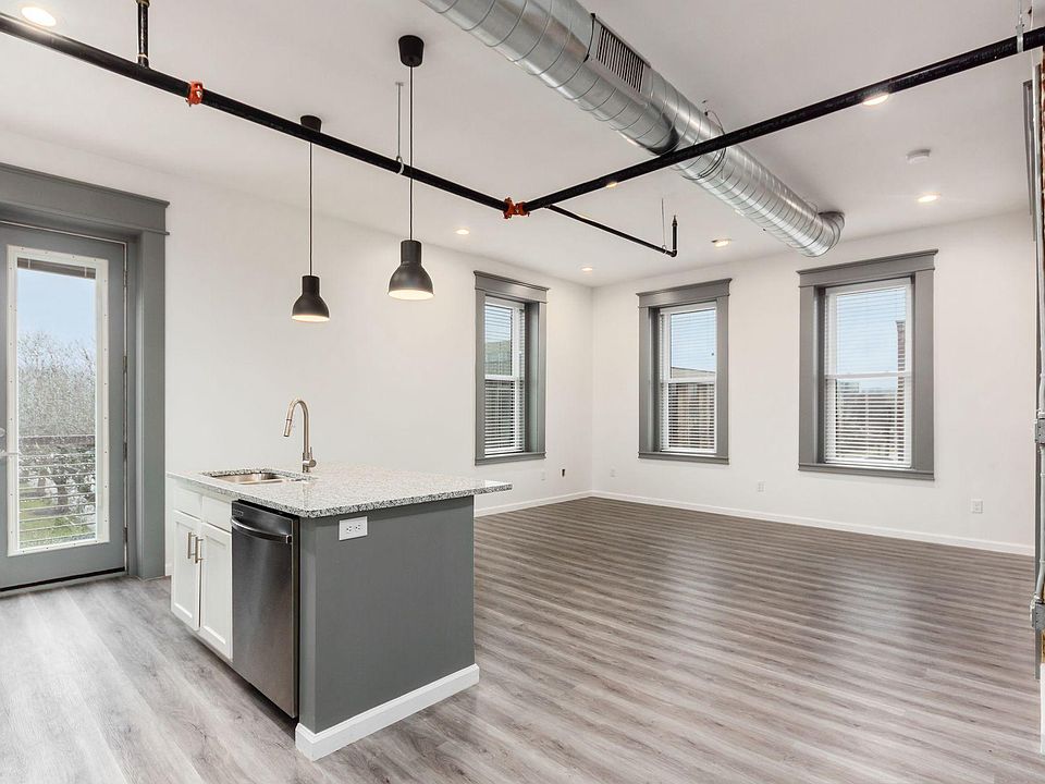 1st image of 218 E Main St #3D