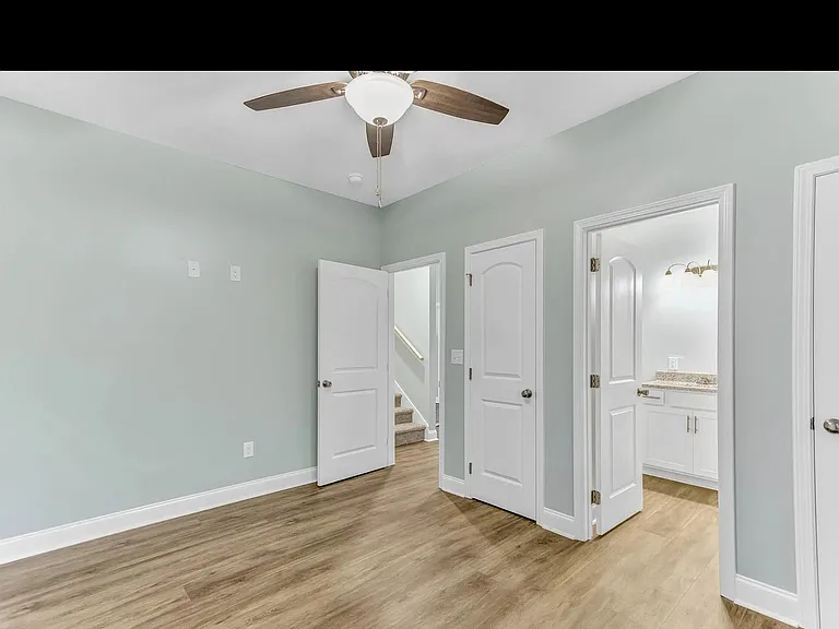 1317 Glenn St — Photo 3