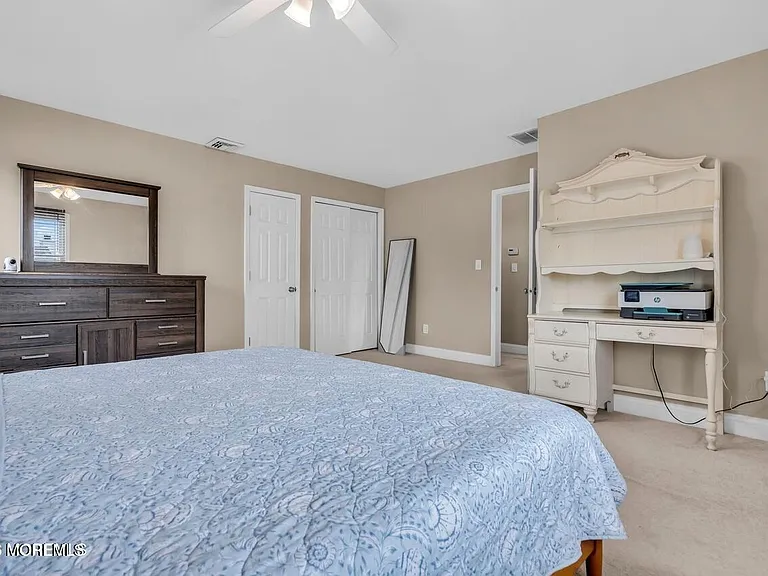 305 Hudson Dr — Photo 9