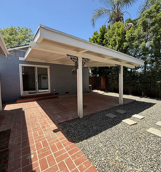 417 N Citrus St — Photo 4