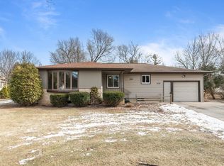 636 S Casaloma Dr, Appleton, WI 54914