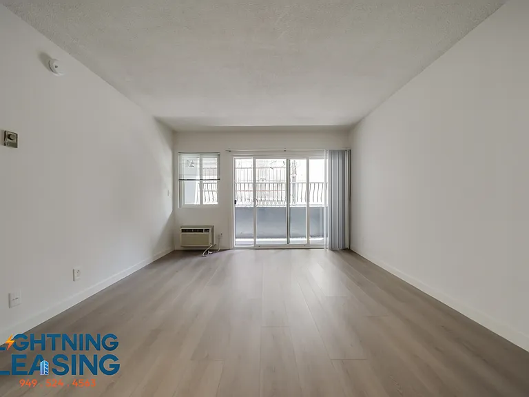 700 Irolo St. — Photo 10