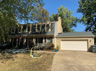 8610 Powder Horn Rd, Springfield, VA 22152