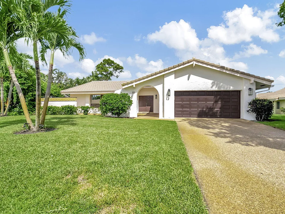 804 Foxpointe Cir
