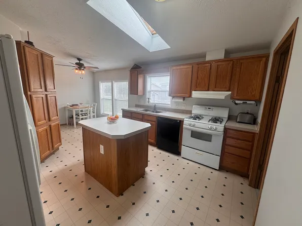 1332 Heritage Ct #95, Grass Lake, MI 49240