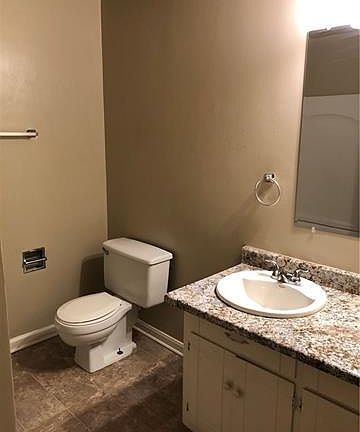 5th image of 355 Sunny Hill Dr