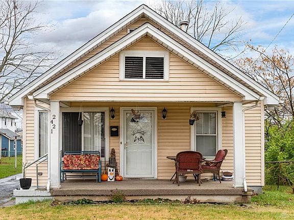 2nd image of 2421 Oneida Ave