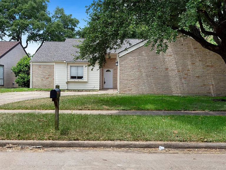 930 Mesa Terrace Dr — Photo 3