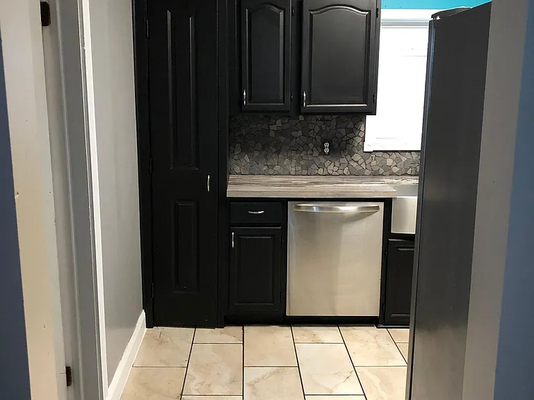 317 Maryland Ave — Photo 6