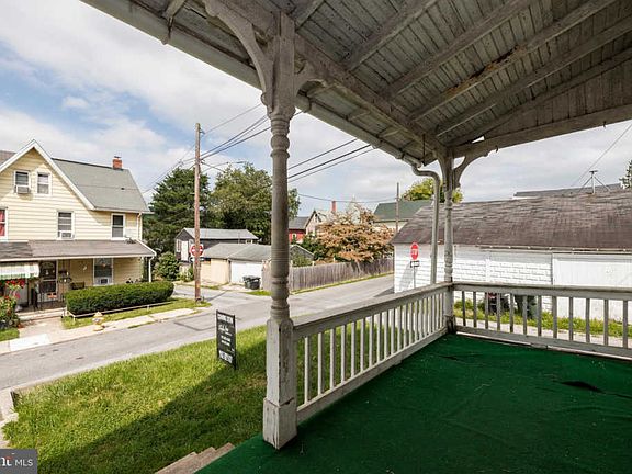 5th image of 634 Olive St