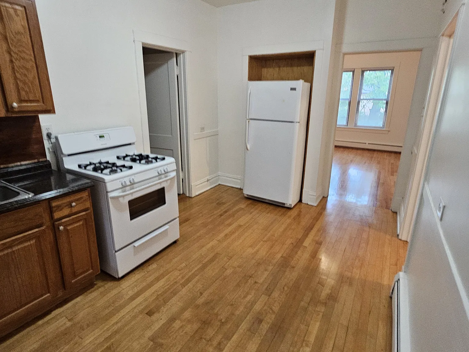 1 bed, 750 sqft, $1,575 — Photo 2