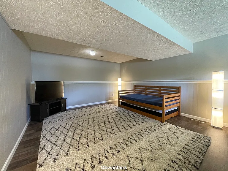 285 W Alkaline Springs Rd — Photo 17