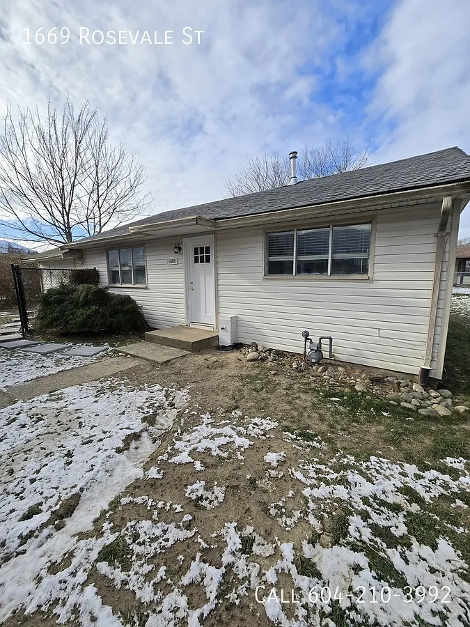 1669 Rosevale Ave photo 1