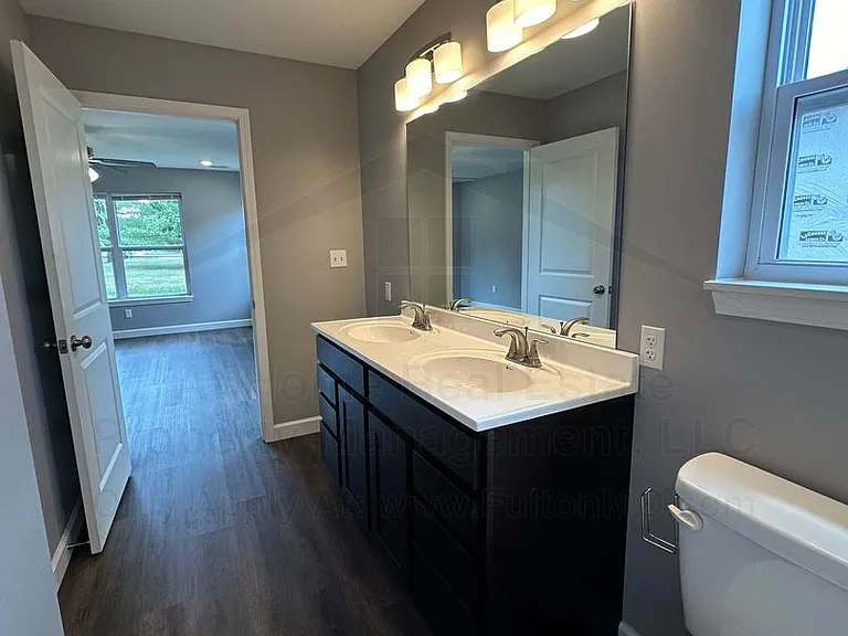 2620 N Bluff St #102 — Photo 23