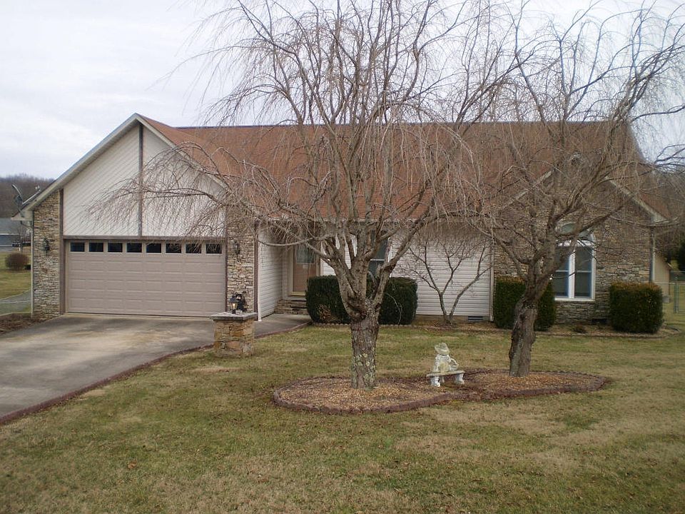 1st image of 49 Clover Ln